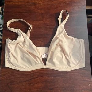 Victoria secret Bra NWT 34DDD
